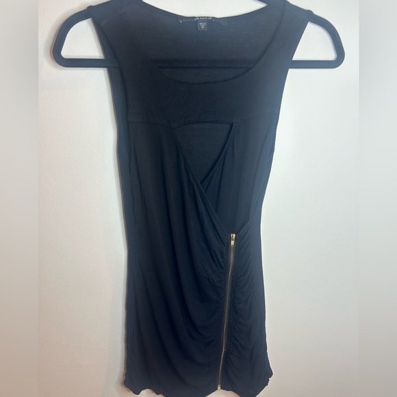 GUESS, size XSmall, gold hardware, side zip, stretchy black top, mid rouche - Picture 1 of 5